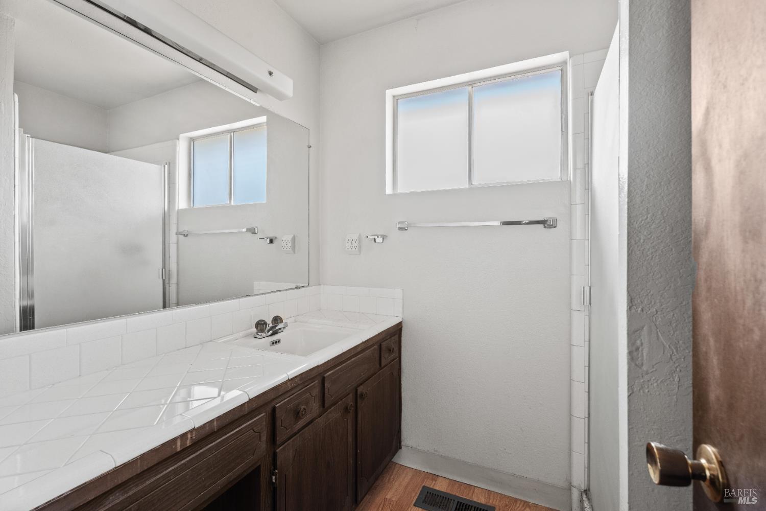 Detail Gallery Image 13 of 19 For 835 Yaqui Dr, Ukiah,  CA 95482 - 3 Beds | 2 Baths