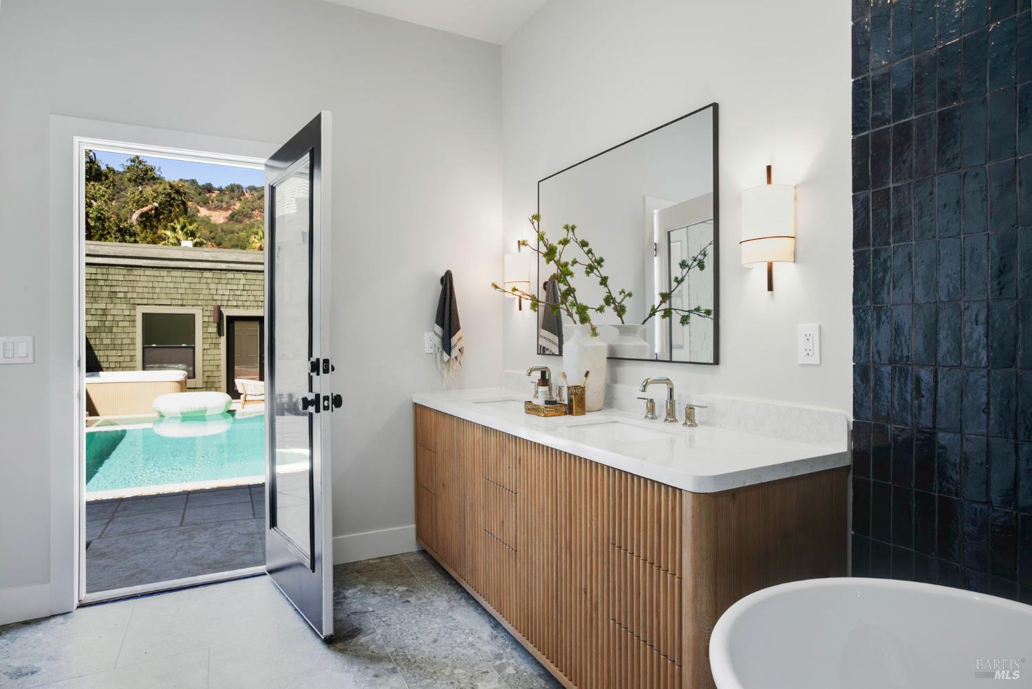Detail Gallery Image 30 of 63 For 71 Pacheco Creek Dr, Novato,  CA 94949 - 4 Beds | 3/1 Baths