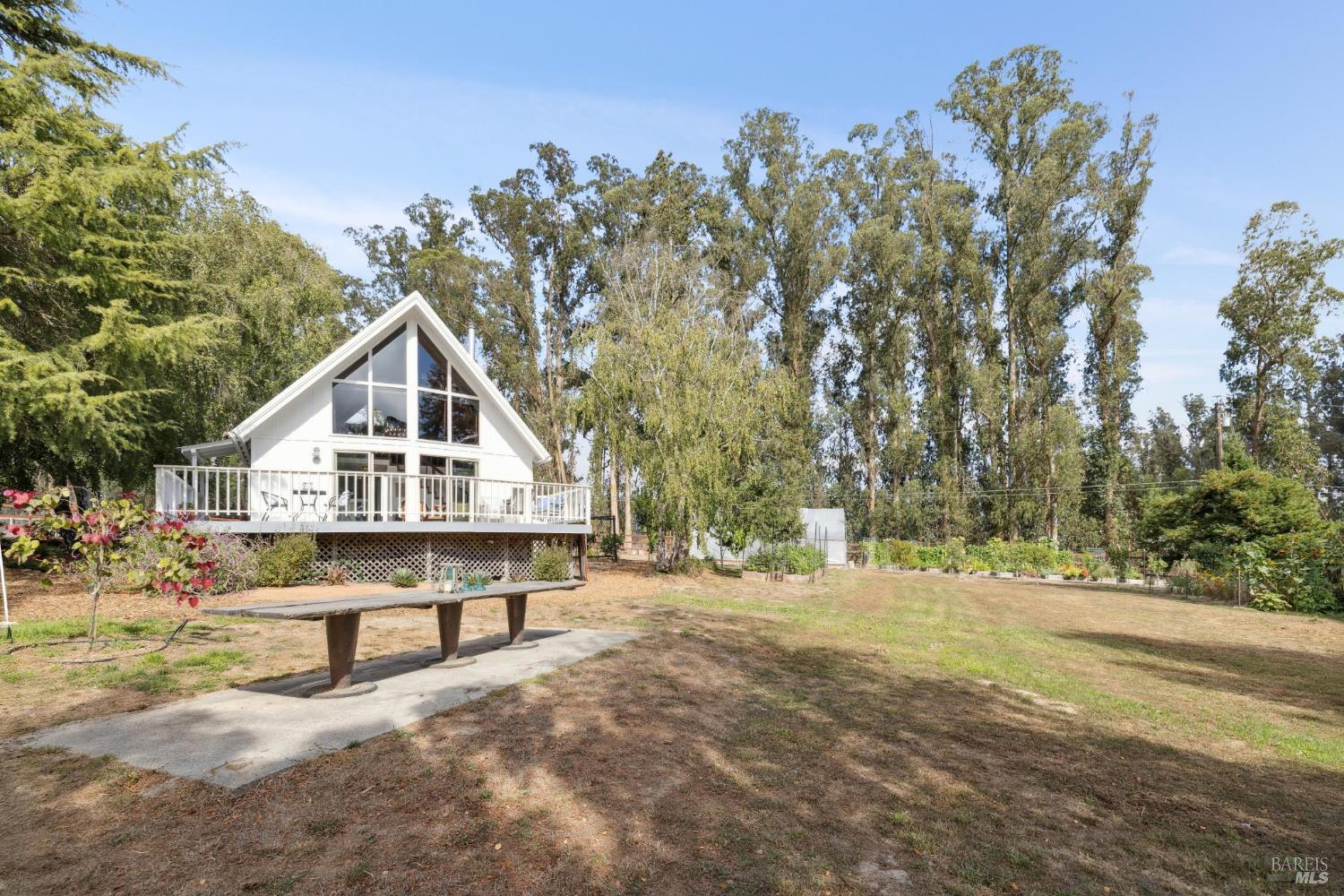 Detail Gallery Image 39 of 62 For 5611 Blank Rd, Sebastopol,  CA 95472 - 3 Beds | 2 Baths