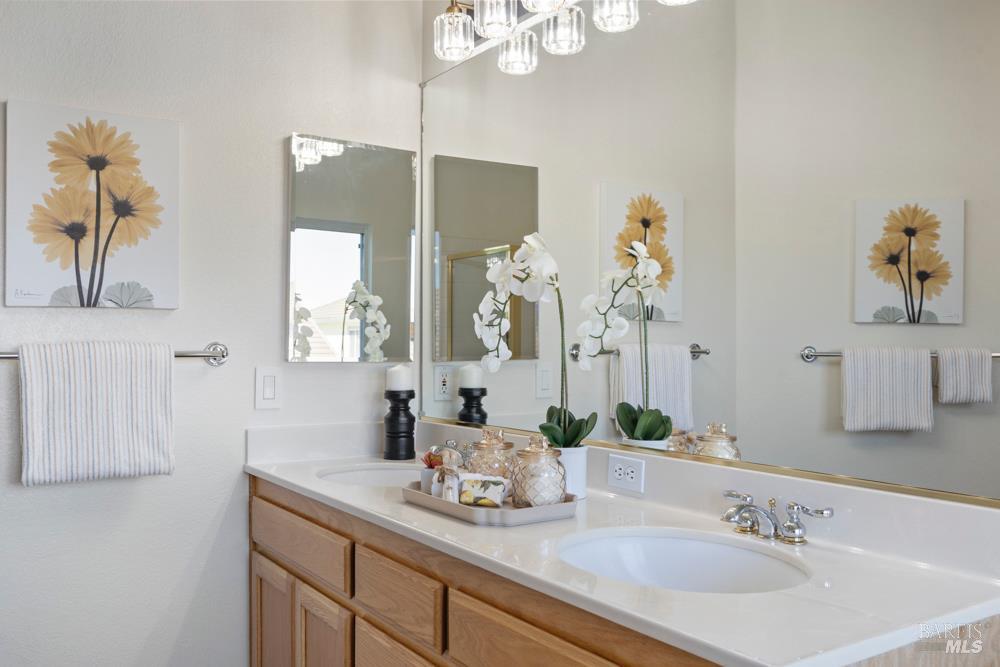 Detail Gallery Image 22 of 39 For 8011 Mammoth Dr, Rohnert Park,  CA 94928 - 3 Beds | 2/1 Baths