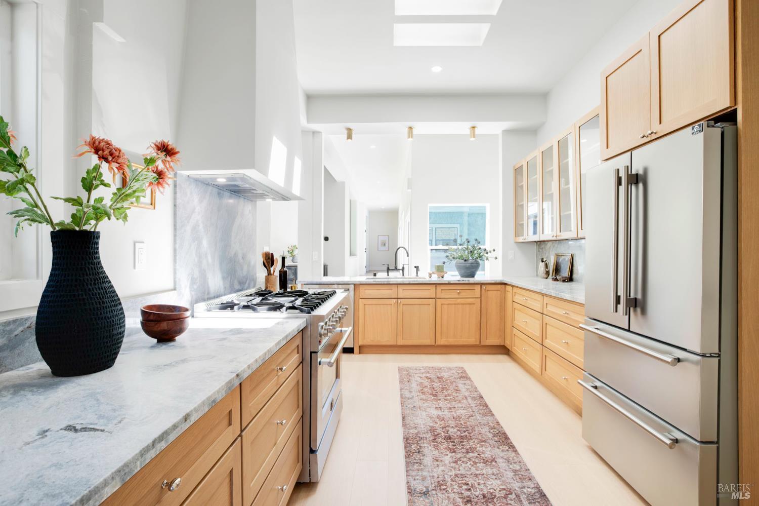 Detail Gallery Image 7 of 63 For 71 Pacheco Creek Dr, Novato,  CA 94949 - 4 Beds | 3/1 Baths