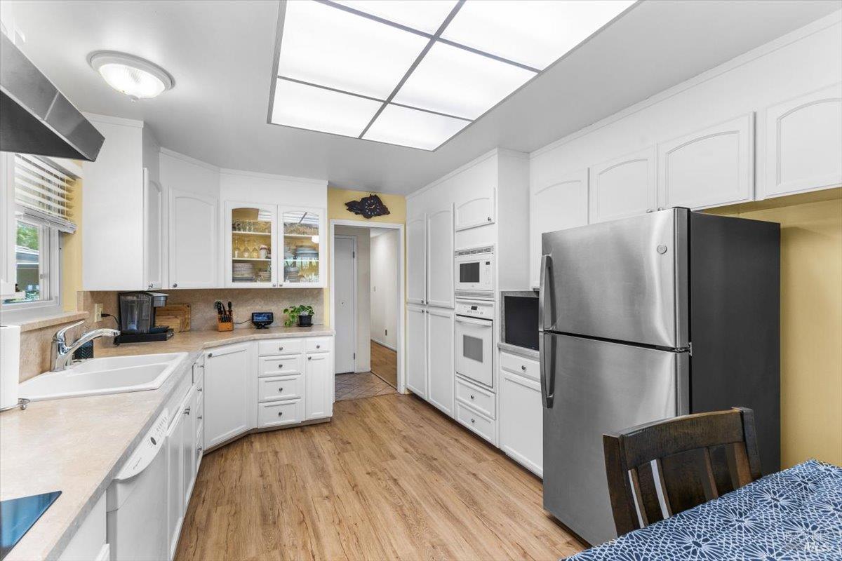 Detail Gallery Image 3 of 33 For 442 Las Casitas Ct a,  Santa Rosa,  CA 95403 - 2 Beds | 2 Baths