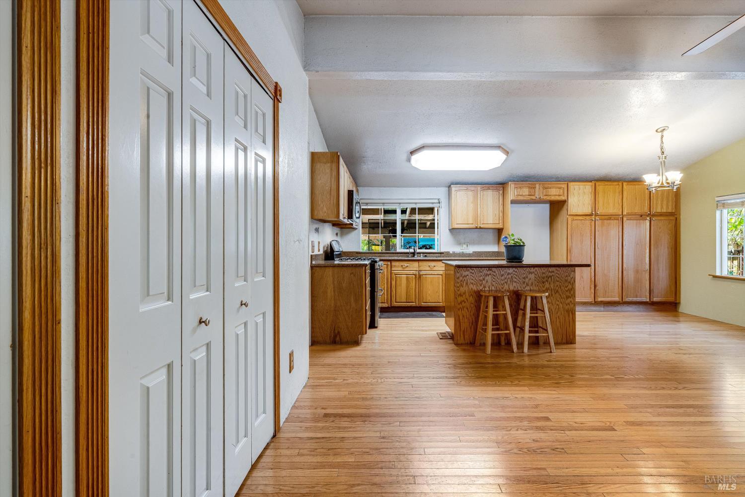 Detail Gallery Image 13 of 92 For 524 Mountain View Ave, Santa Rosa,  CA 95407 - 2 Beds | 2 Baths