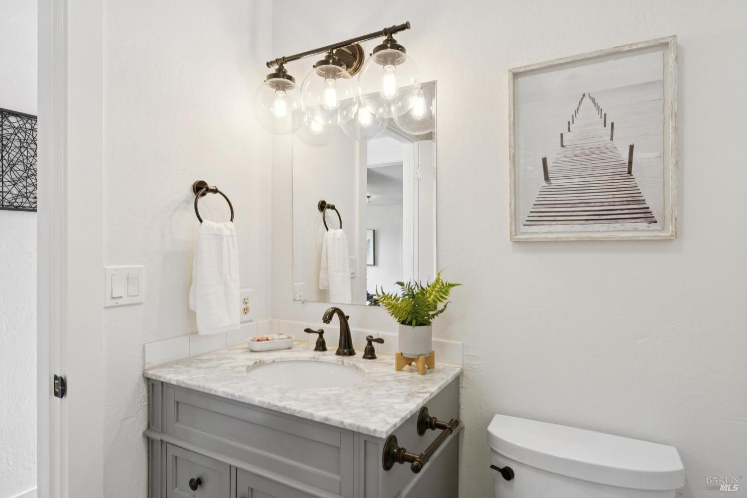 Detail Gallery Image 33 of 62 For 5611 Blank Rd, Sebastopol,  CA 95472 - 3 Beds | 2 Baths