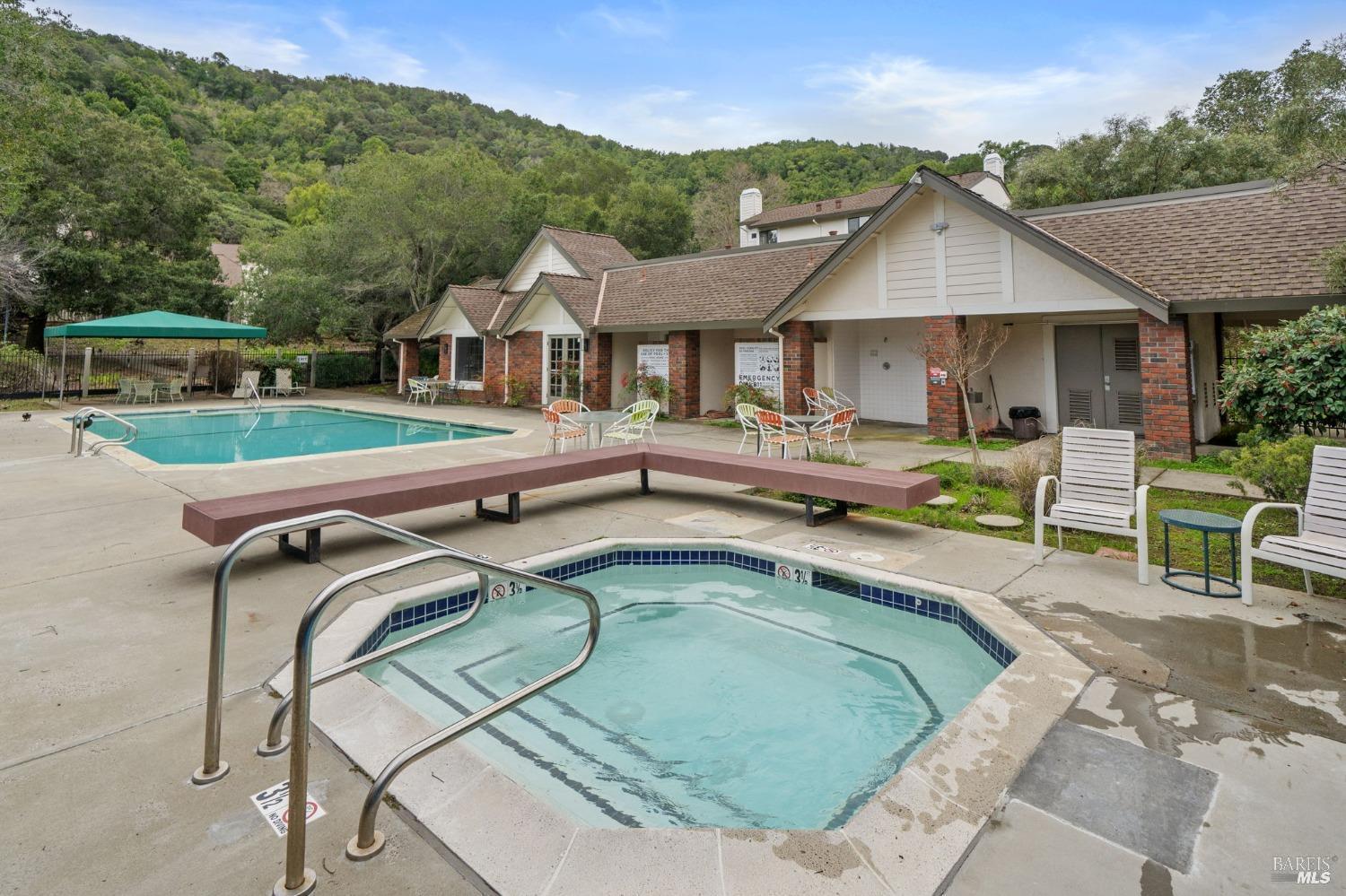 Detail Gallery Image 28 of 37 For 9 Village Ct, San Rafael,  CA 94903 - 3 Beds | 2/1 Baths