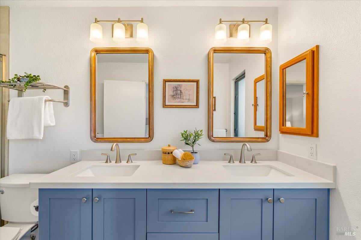Detail Gallery Image 21 of 34 For 1 Freedom Ln, Petaluma,  CA 94952 - 2 Beds | 2/1 Baths