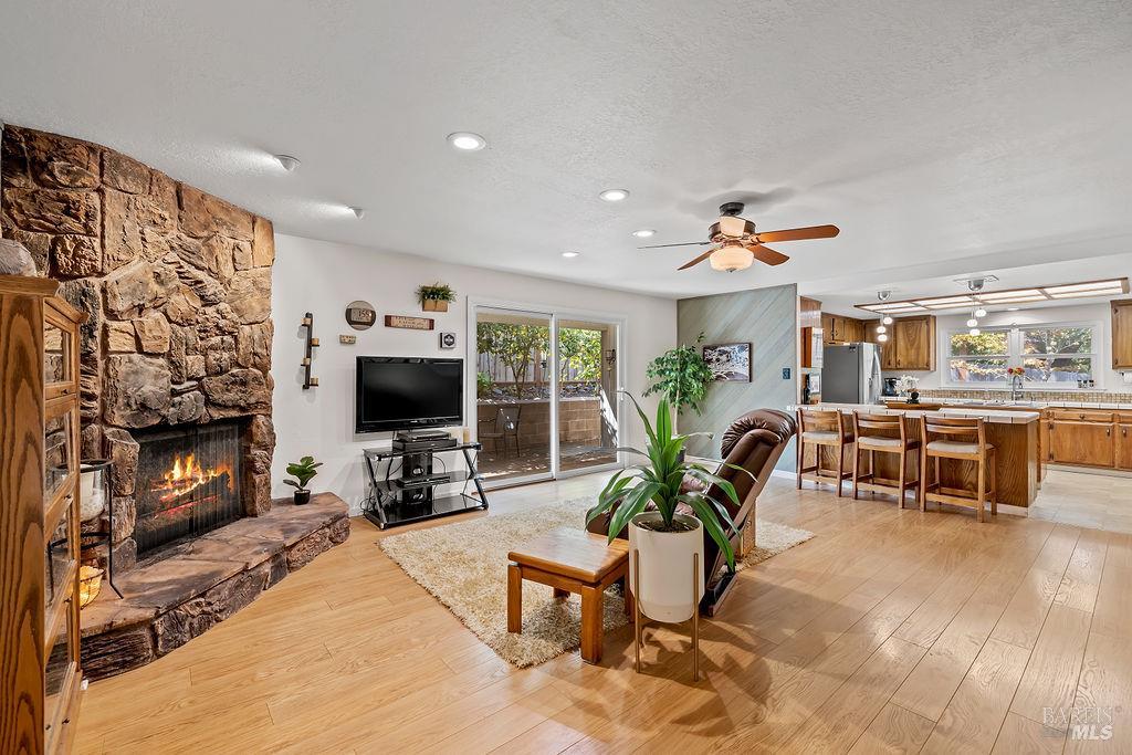 Detail Gallery Image 25 of 74 For 2321 Sunrise Ave, Santa Rosa,  CA 95409 - 3 Beds | 2 Baths