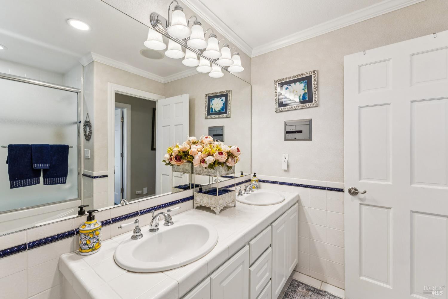 Detail Gallery Image 55 of 76 For 16 Fontana Ct, Novato,  CA 94945 - 5 Beds | 3/1 Baths