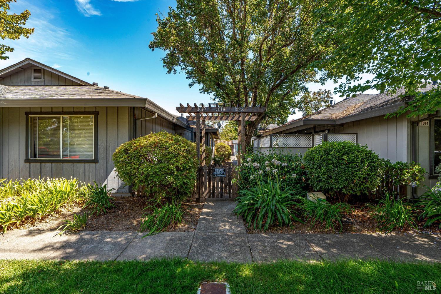 Detail Gallery Image 2 of 13 For 1014 1st St, Sonoma,  CA 95476 - – Beds | – Baths