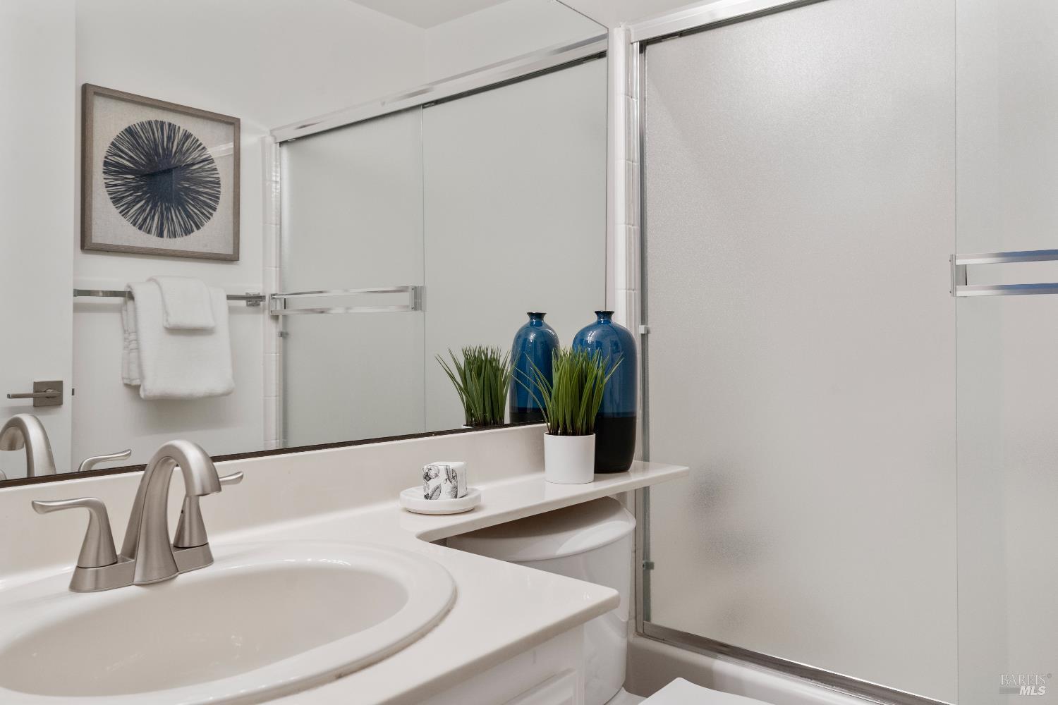 Detail Gallery Image 23 of 37 For 9 Village Ct, San Rafael,  CA 94903 - 3 Beds | 2/1 Baths