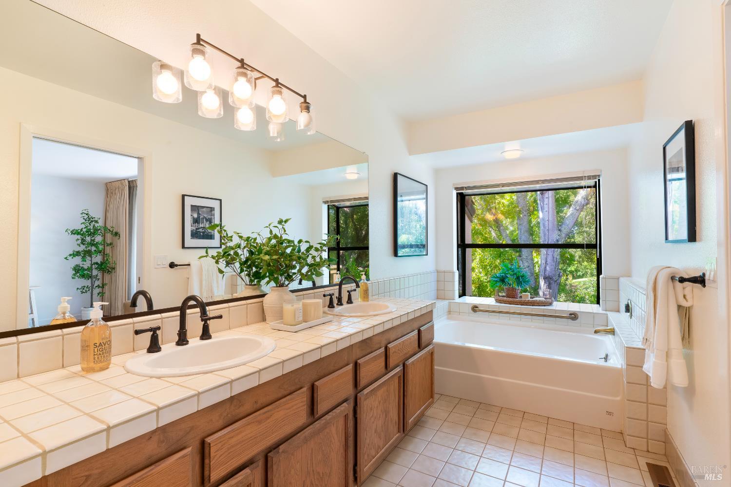 Detail Gallery Image 16 of 35 For 79 E Second St, Sonoma,  CA 95476 - 3 Beds | 2/1 Baths