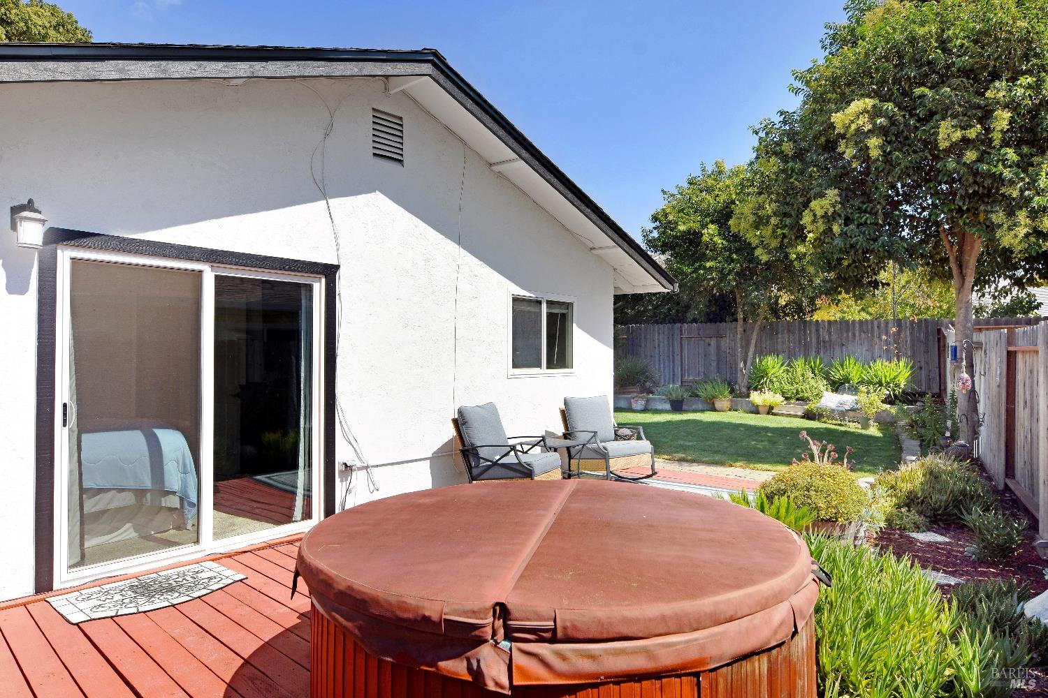 Detail Gallery Image 13 of 16 For 2734 Laurel Dr, Fairfield,  CA 94533 - 3 Beds | 1 Baths