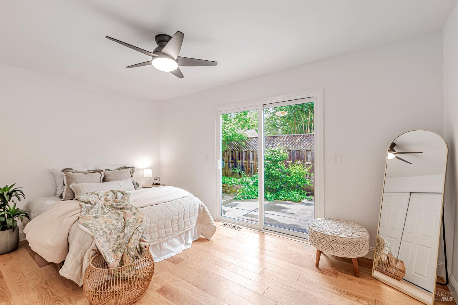 Detail Gallery Image 22 of 44 For 1748 Arroyo Sierra Ave, Santa Rosa,  CA 95405 - 3 Beds | 2 Baths