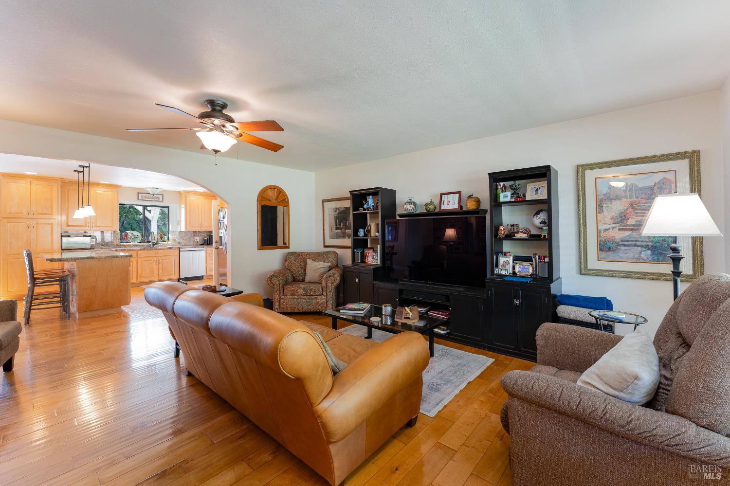 Detail Gallery Image 5 of 35 For 1381 El Dorado Rd, Ukiah,  CA 95482 - 3 Beds | 2 Baths