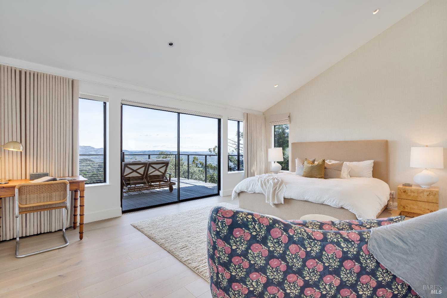 Detail Gallery Image 14 of 45 For 19185 Mesquite Ct, Sonoma,  CA 95476 - 4 Beds | 3/1 Baths