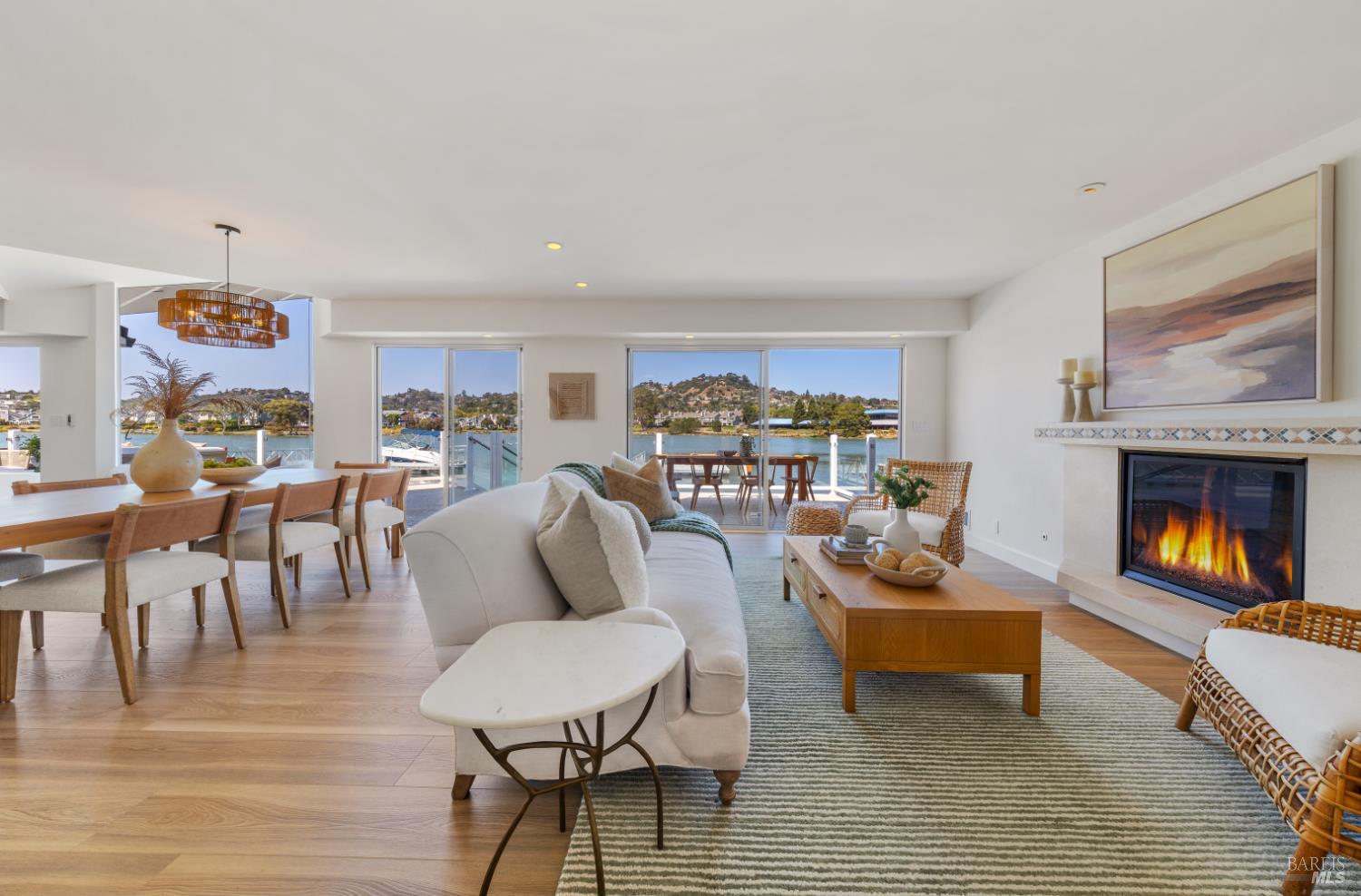 Detail Gallery Image 18 of 47 For 254 Riviera Cir, Larkspur,  CA 94939 - 3 Beds | 2/1 Baths