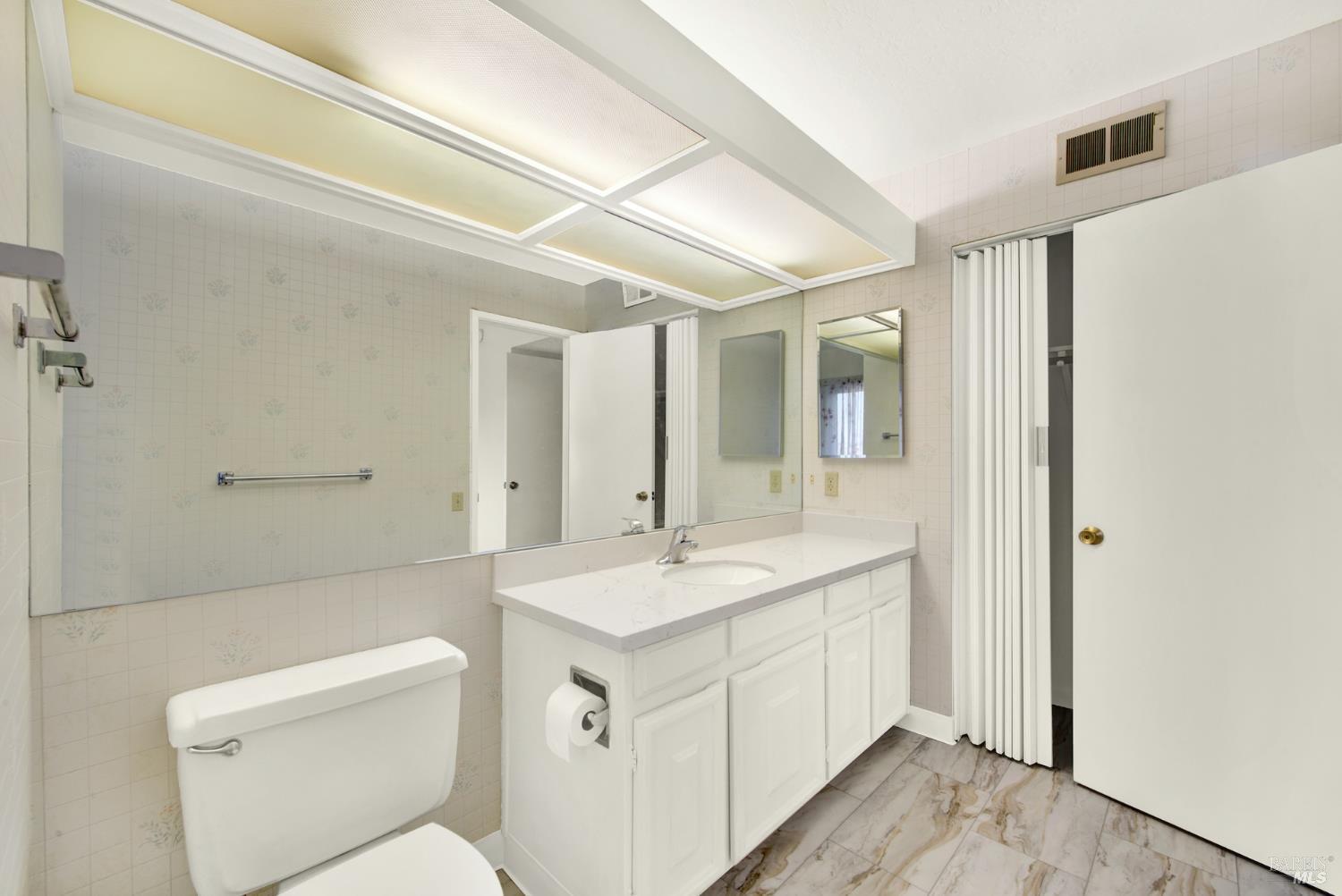 Detail Gallery Image 17 of 29 For 1621 Ptarmigan Dr 3c,  Walnut Creek,  CA 94595 - 2 Beds | 2 Baths