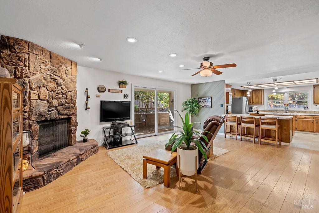 Detail Gallery Image 24 of 74 For 2321 Sunrise Ave, Santa Rosa,  CA 95409 - 3 Beds | 2 Baths