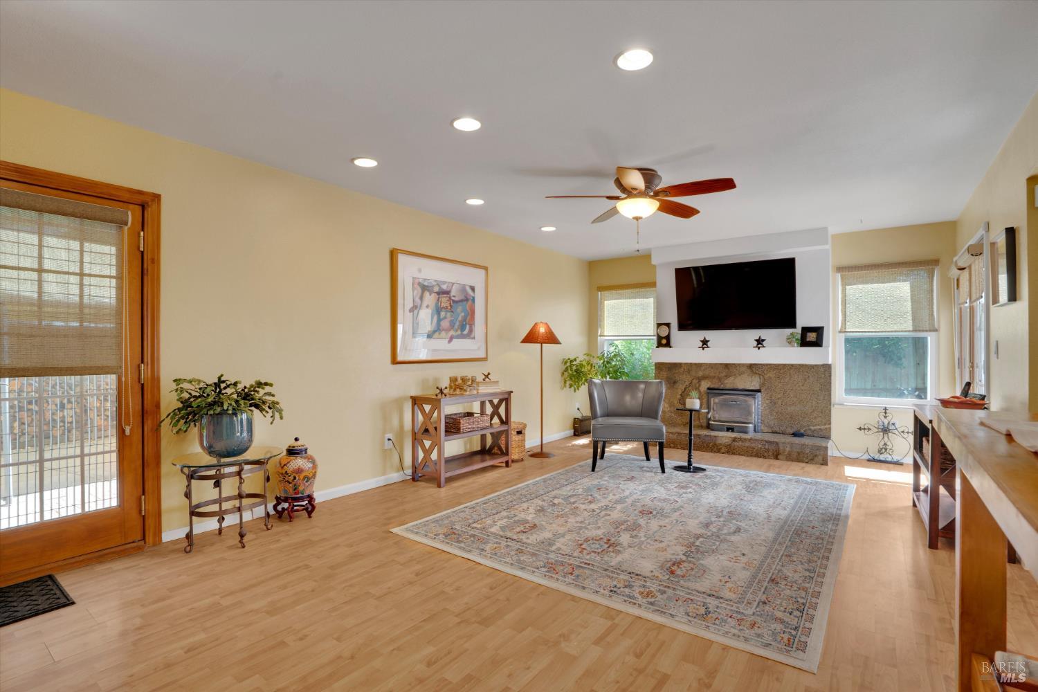 Detail Gallery Image 9 of 46 For 636 Meadows Ct, Fairfield,  CA 94534 - 4 Beds | 3 Baths