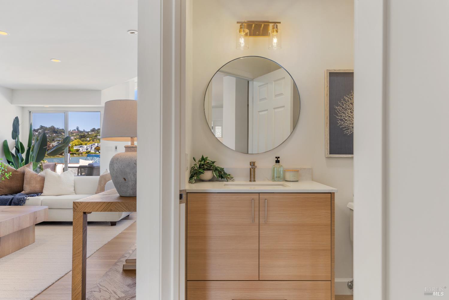 Detail Gallery Image 23 of 47 For 254 Riviera Cir, Larkspur,  CA 94939 - 3 Beds | 2/1 Baths