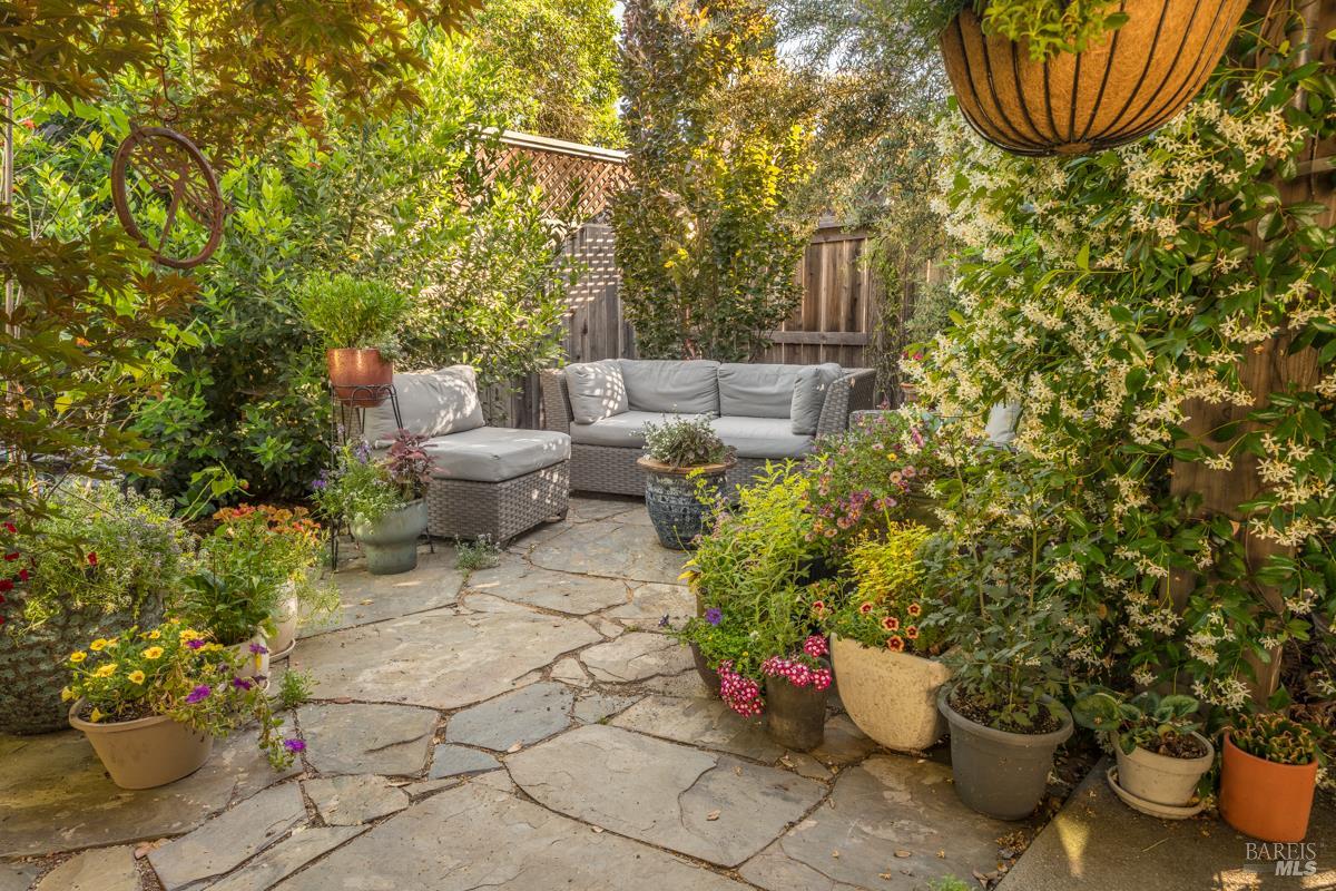 Detail Gallery Image 19 of 22 For 18878 Jami Lee Ln, Sonoma,  CA 95476 - 3 Beds | 2 Baths