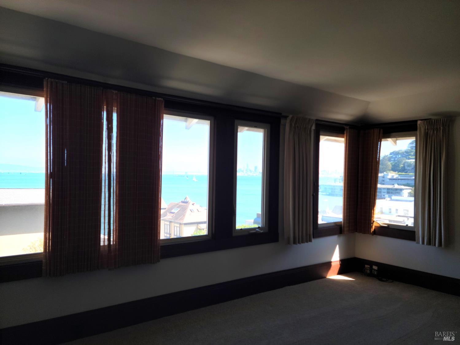 Detail Gallery Image 3 of 12 For 305 2nd St a,  Sausalito,  CA 94965 - 1 Beds | 1 Baths