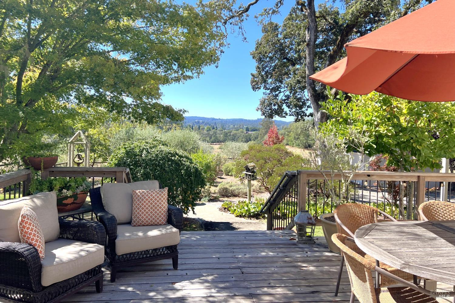 Detail Gallery Image 4 of 86 For 5290 Vine Hill Rd, Sebastopol,  CA 95472 - 3 Beds | 3 Baths