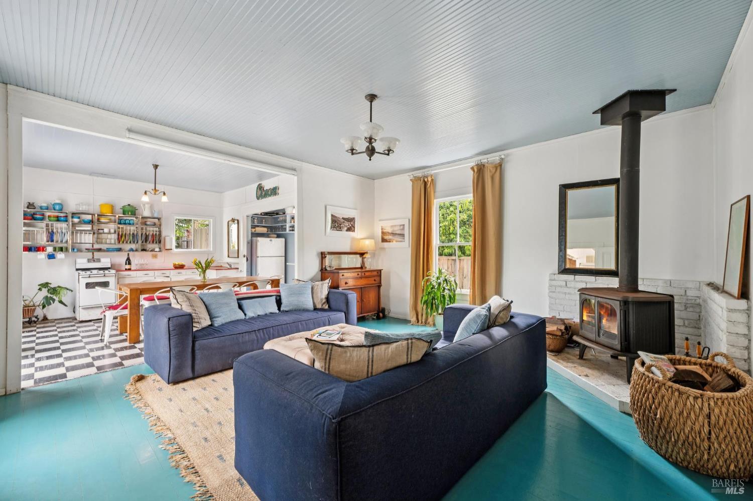 Detail Gallery Image 20 of 68 For 23 Brighton Ave, Bolinas,  CA 94924 - 9 Beds | 2/1 Baths