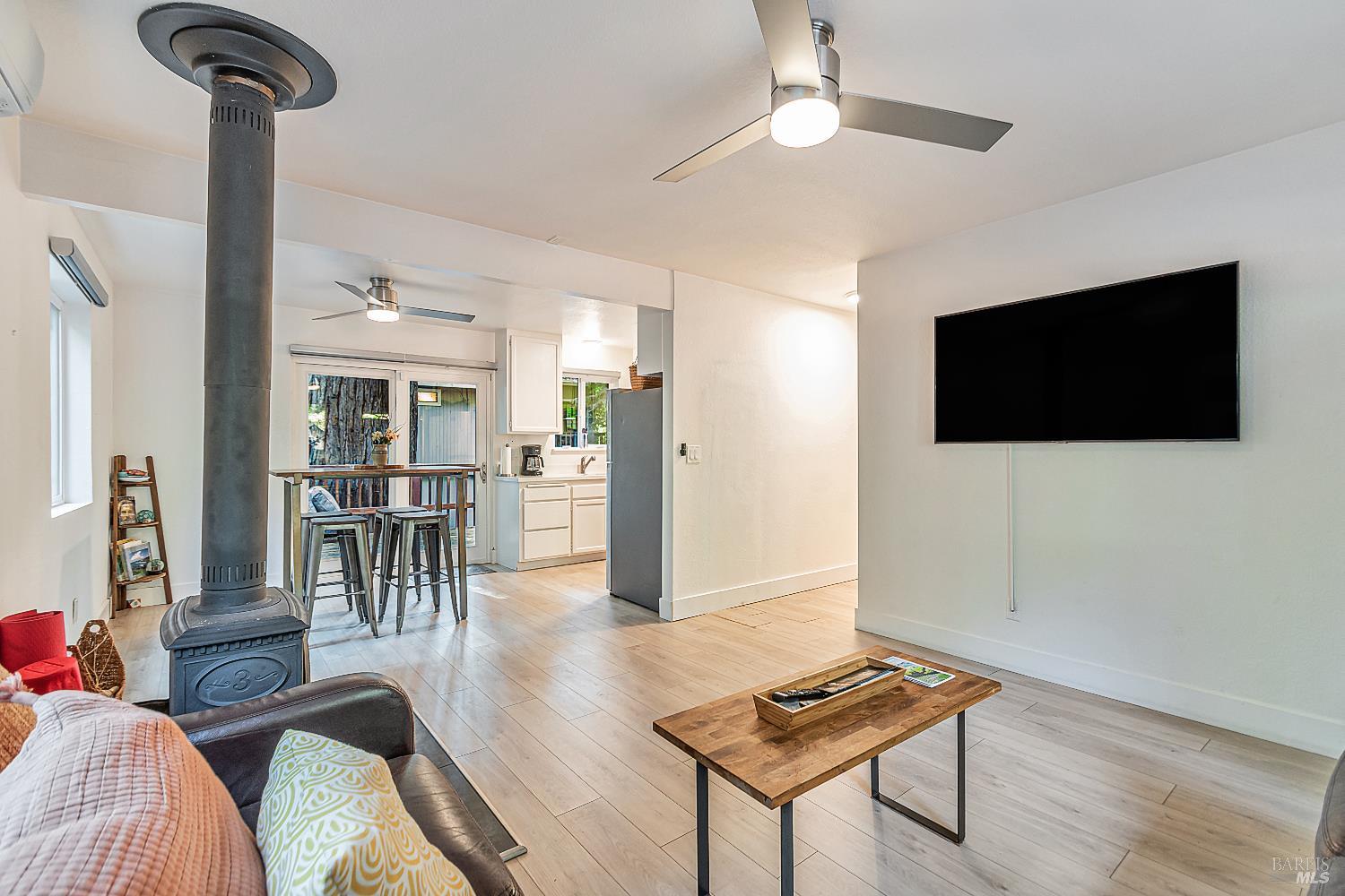Detail Gallery Image 12 of 40 For 17383 Hwy 116 Unkn, Guerneville,  CA 95446 - 3 Beds | 1 Baths
