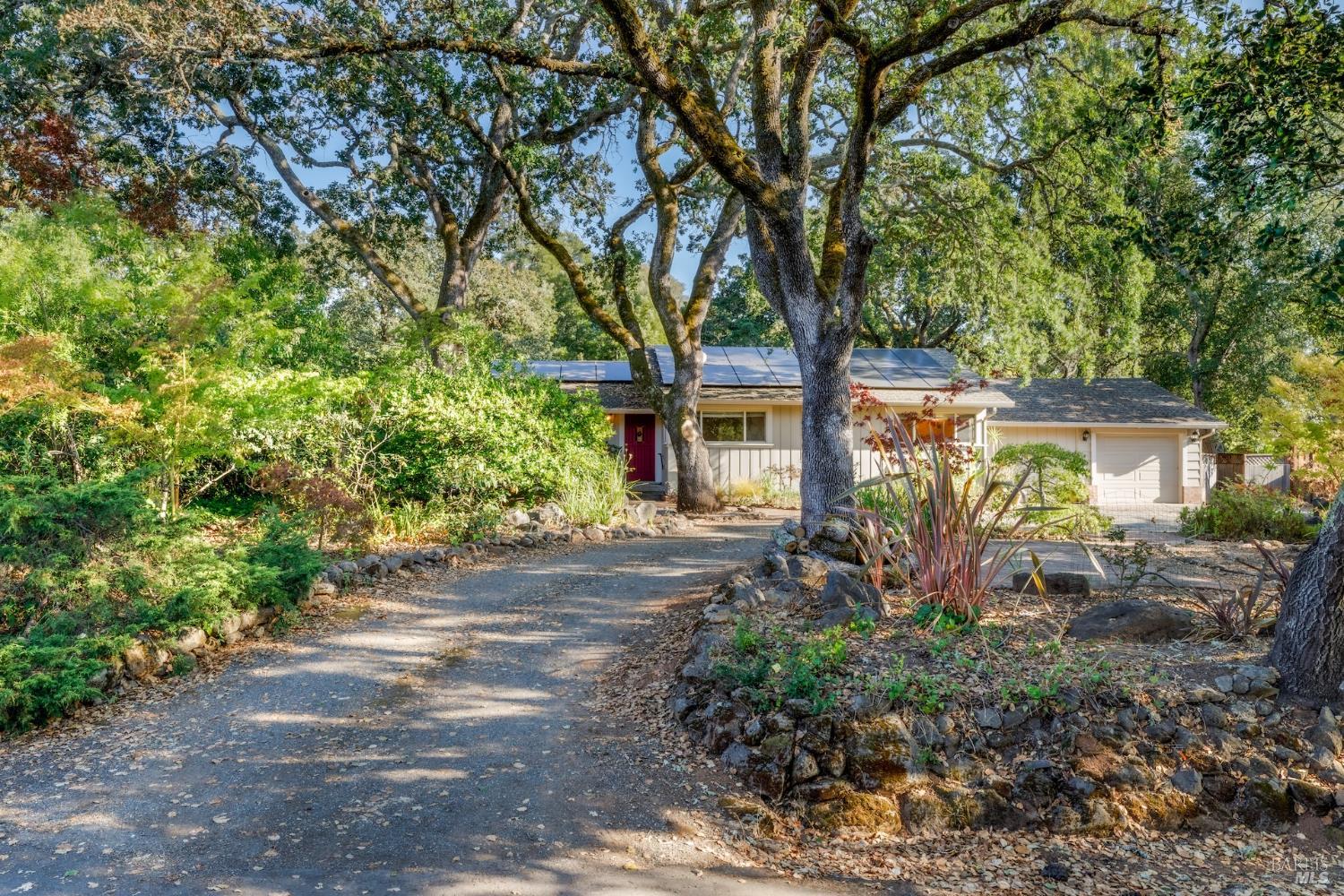 Detail Gallery Image 4 of 30 For 4746 Bridle Trl, Santa Rosa,  CA 95409 - 3 Beds | 2/1 Baths