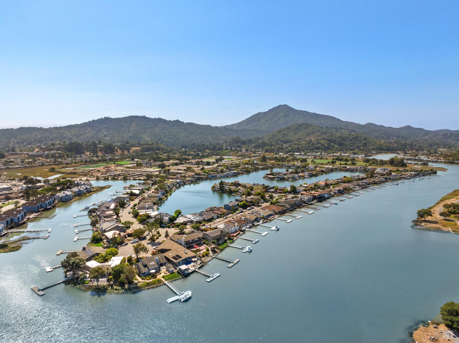 Detail Gallery Image 45 of 47 For 254 Riviera Cir, Larkspur,  CA 94939 - 3 Beds | 2/1 Baths