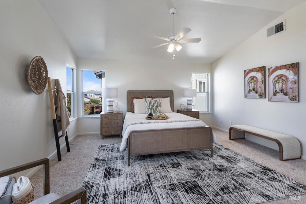 Detail Gallery Image 19 of 39 For 8011 Mammoth Dr, Rohnert Park,  CA 94928 - 3 Beds | 2/1 Baths