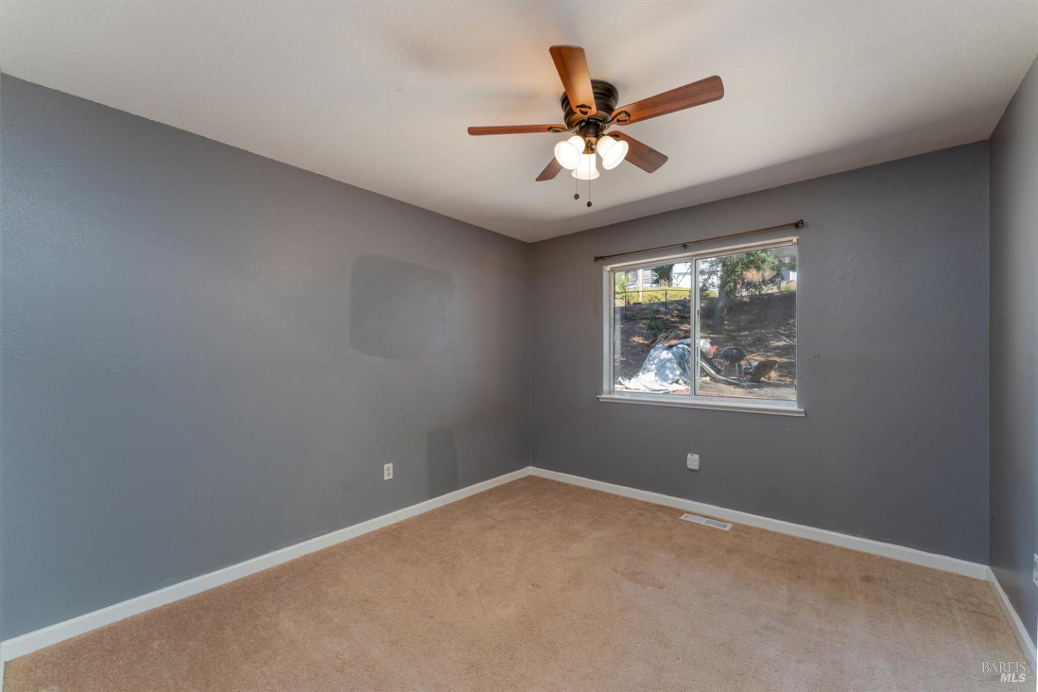 Detail Gallery Image 9 of 23 For 23945 Nutmeg Pl, Willits,  CA 95490 - 3 Beds | 2 Baths