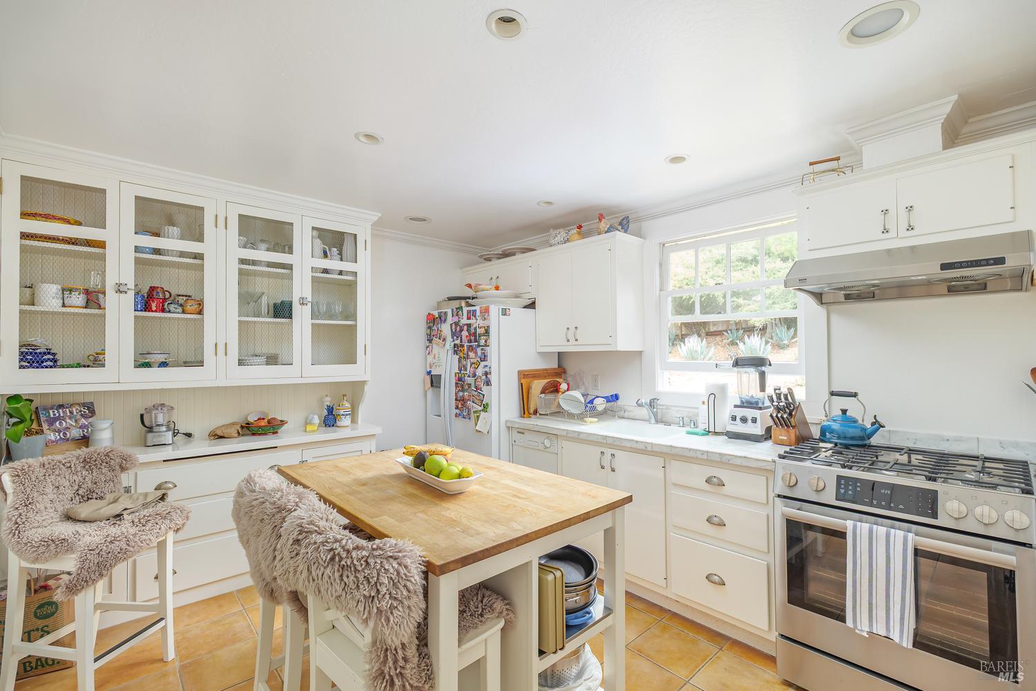 Detail Gallery Image 28 of 38 For 65 Summit Ave, Mill Valley,  CA 94941 - – Beds | – Baths