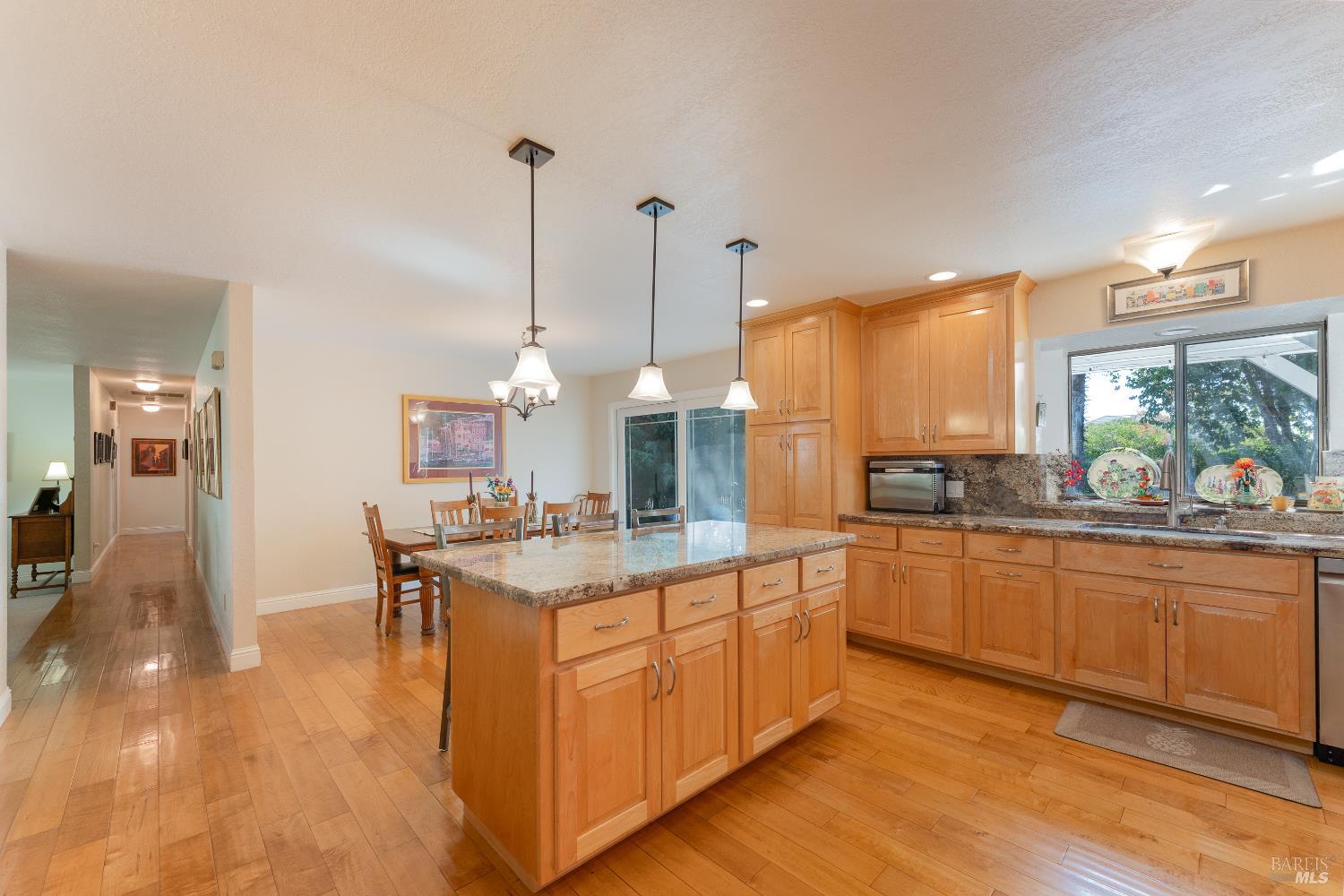 Detail Gallery Image 10 of 35 For 1381 El Dorado Rd, Ukiah,  CA 95482 - 3 Beds | 2 Baths