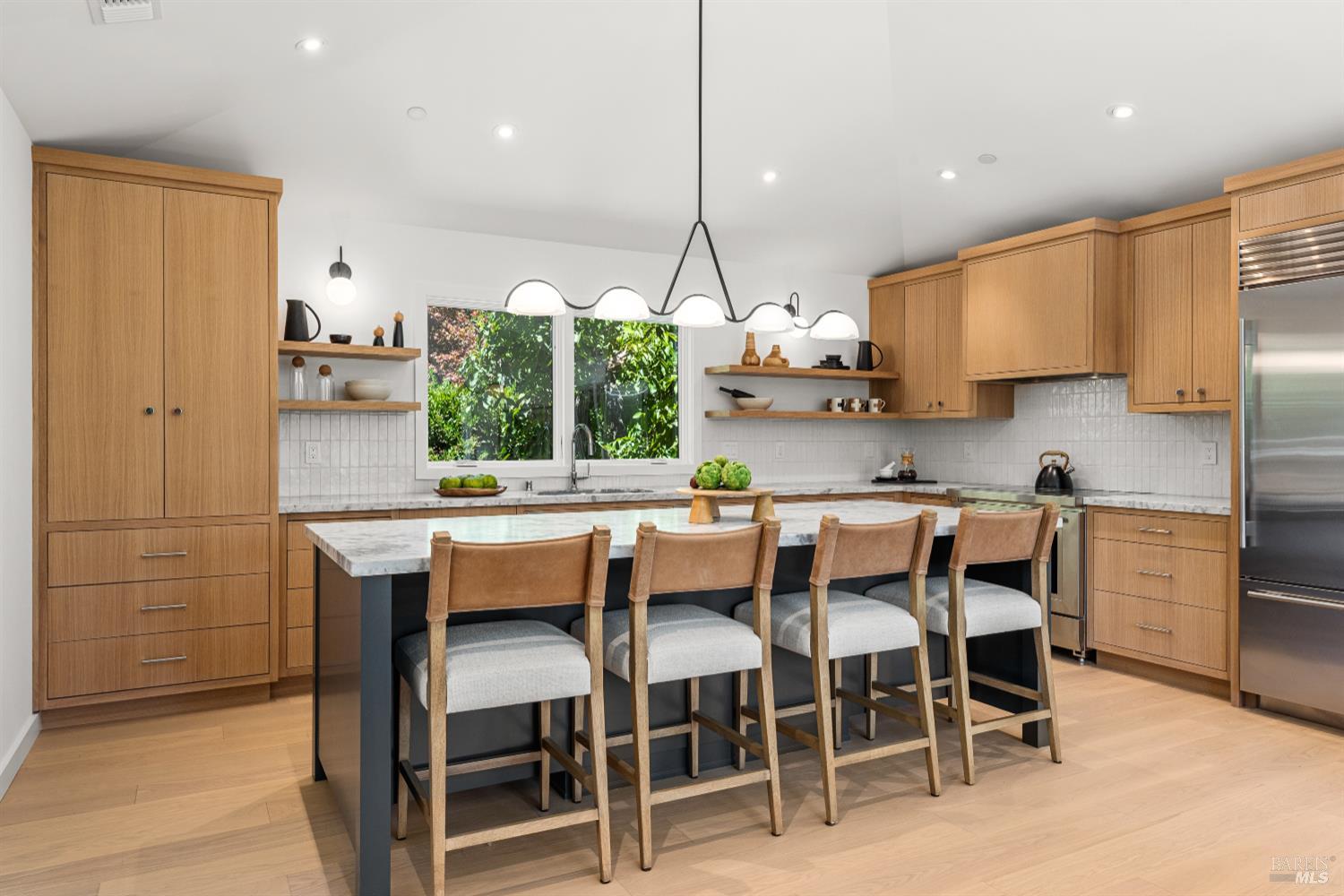 Detail Gallery Image 16 of 72 For 402 Alexander Ave, Larkspur,  CA 94939 - 5 Beds | 3/1 Baths