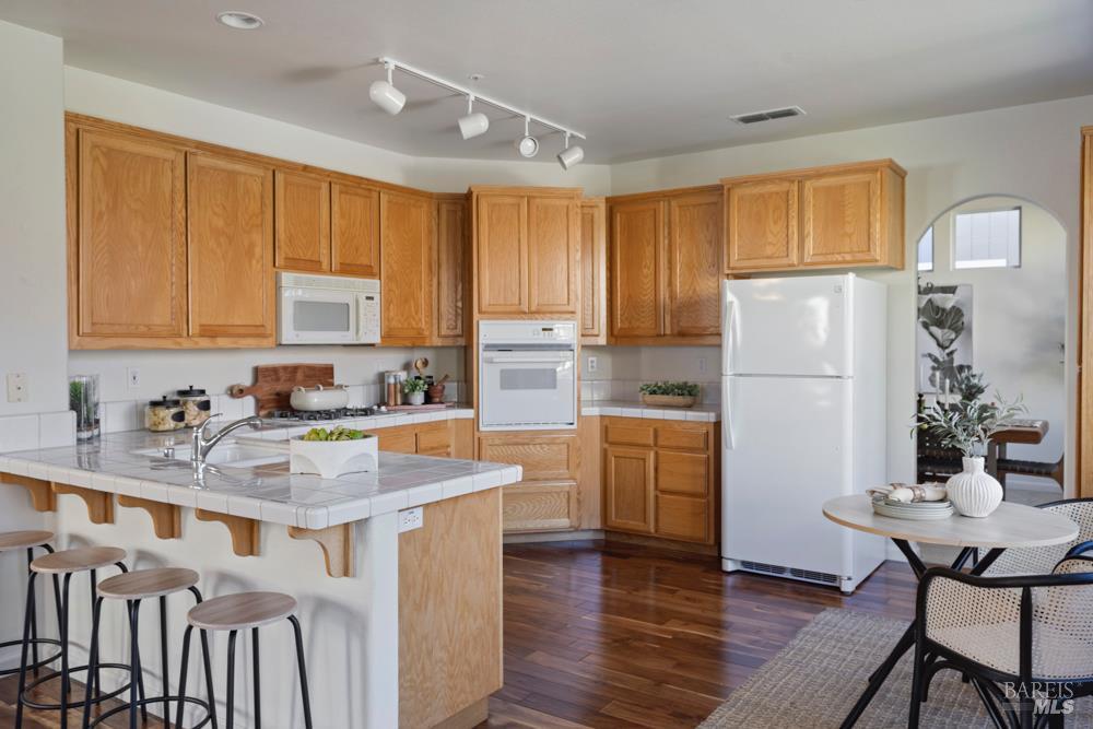 Detail Gallery Image 15 of 39 For 8011 Mammoth Dr, Rohnert Park,  CA 94928 - 3 Beds | 2/1 Baths