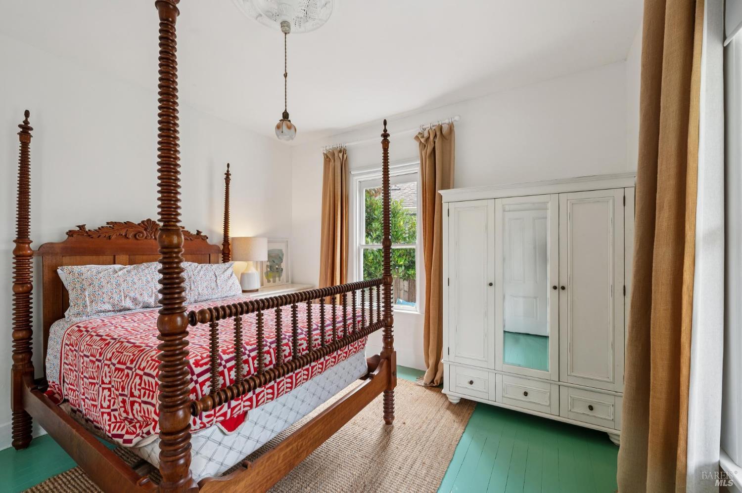 Detail Gallery Image 26 of 68 For 23 Brighton Ave, Bolinas,  CA 94924 - 9 Beds | 2/1 Baths