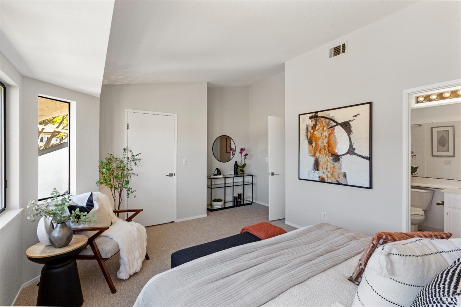 Detail Gallery Image 16 of 37 For 9 Village Ct, San Rafael,  CA 94903 - 3 Beds | 2/1 Baths