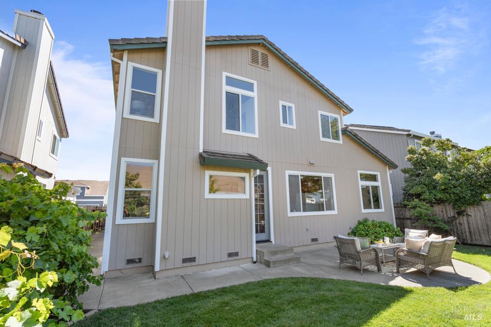Detail Gallery Image 33 of 39 For 8011 Mammoth Dr, Rohnert Park,  CA 94928 - 3 Beds | 2/1 Baths