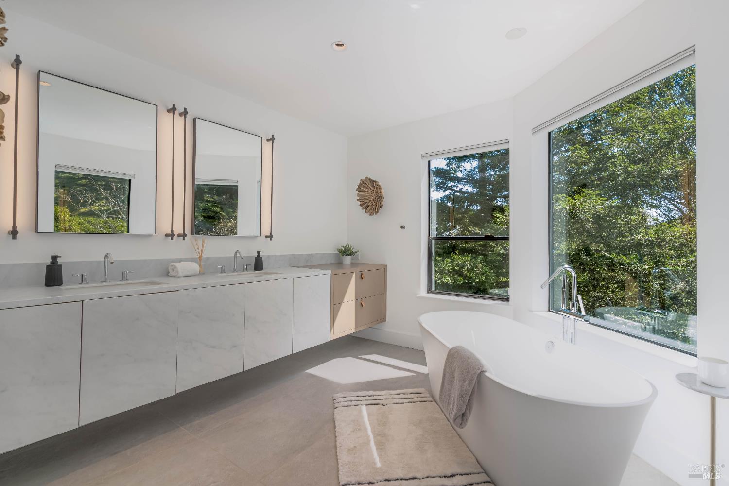 Detail Gallery Image 17 of 45 For 19185 Mesquite Ct, Sonoma,  CA 95476 - 4 Beds | 3/1 Baths