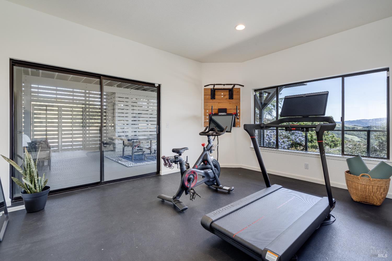 Detail Gallery Image 26 of 45 For 19185 Mesquite Ct, Sonoma,  CA 95476 - 4 Beds | 3/1 Baths