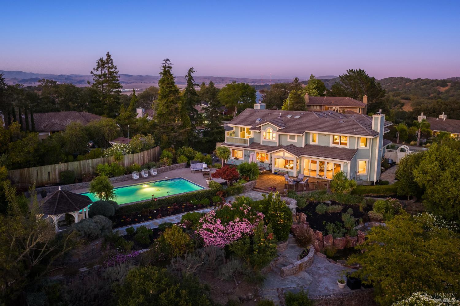 Detail Gallery Image 74 of 76 For 16 Fontana Ct, Novato,  CA 94945 - 5 Beds | 3/1 Baths