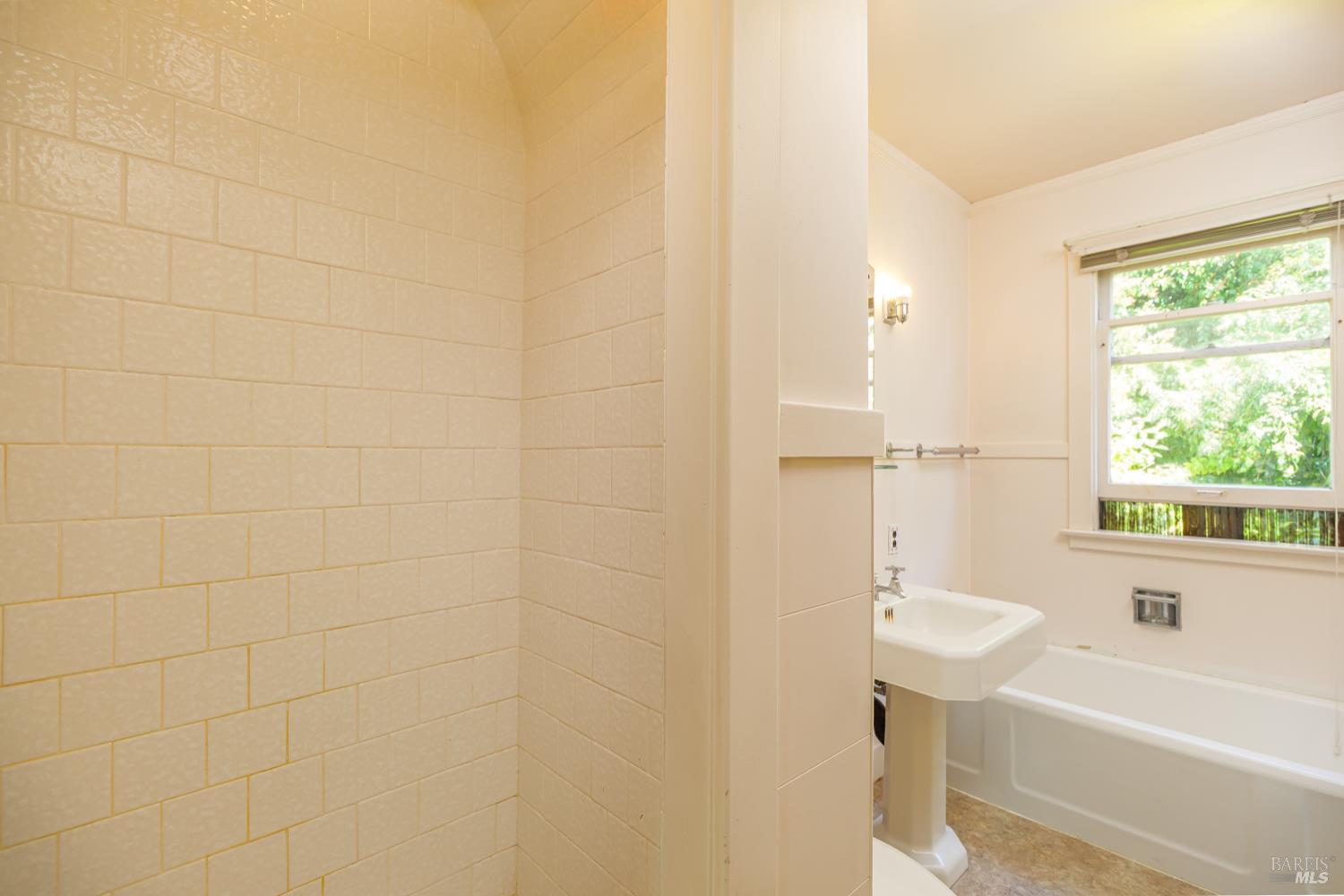 Detail Gallery Image 19 of 35 For 20 Shell Rd, Mill Valley,  CA 94941 - 3 Beds | 1/1 Baths
