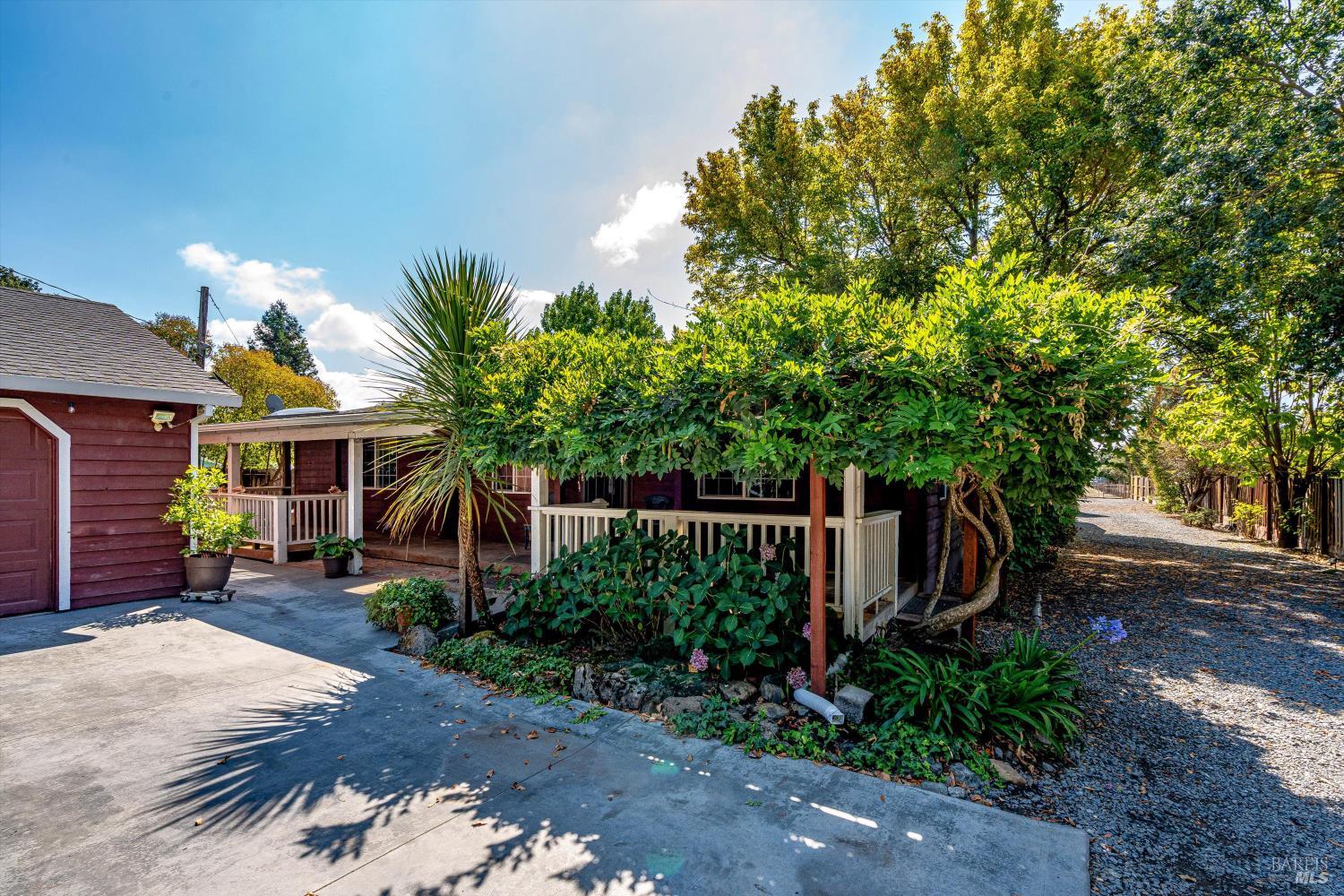 Detail Gallery Image 6 of 92 For 524 Mountain View Ave, Santa Rosa,  CA 95407 - 2 Beds | 2 Baths