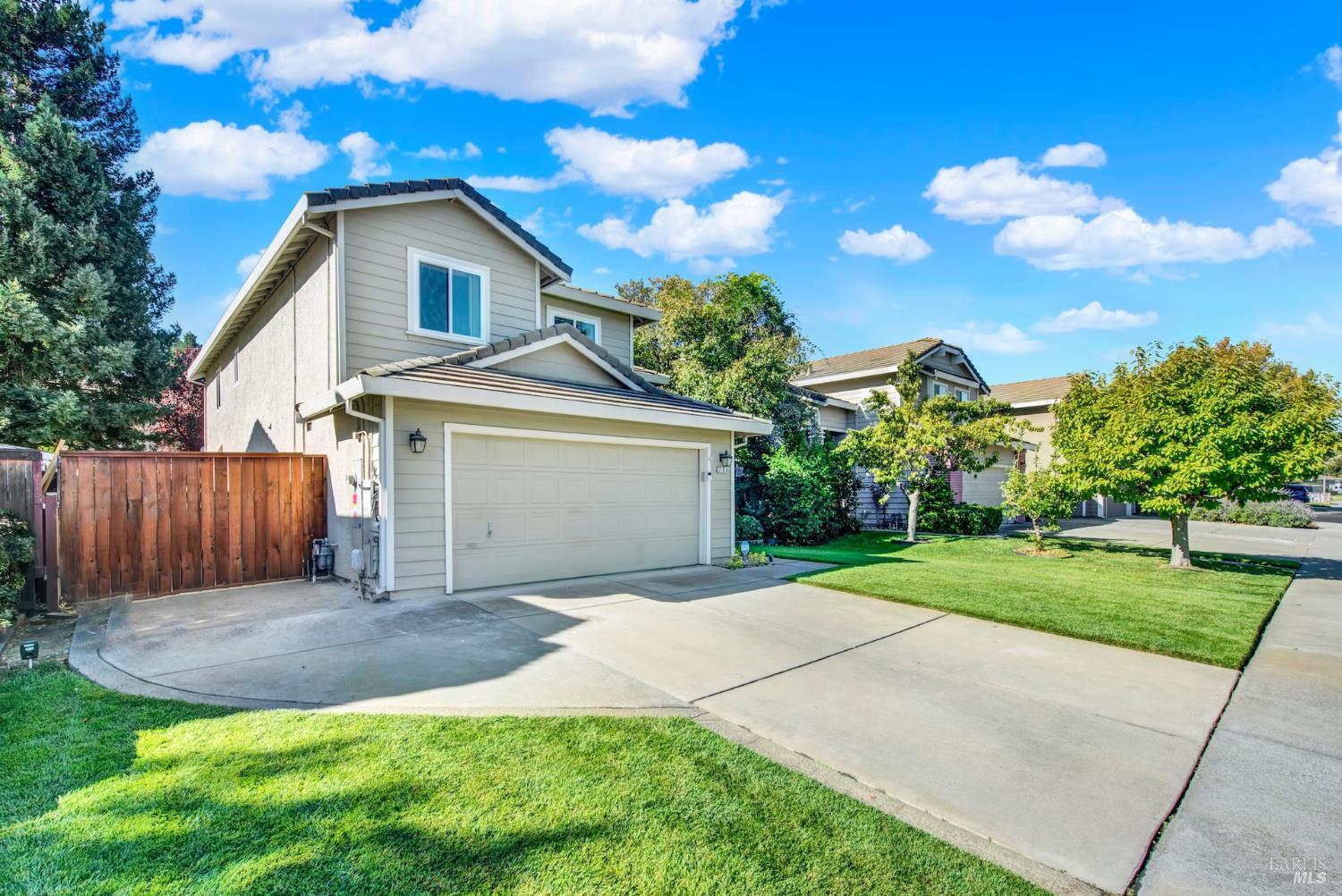 Detail Gallery Image 2 of 39 For 206 Colby Dr, Vacaville,  CA 95687 - 3 Beds | 2/1 Baths