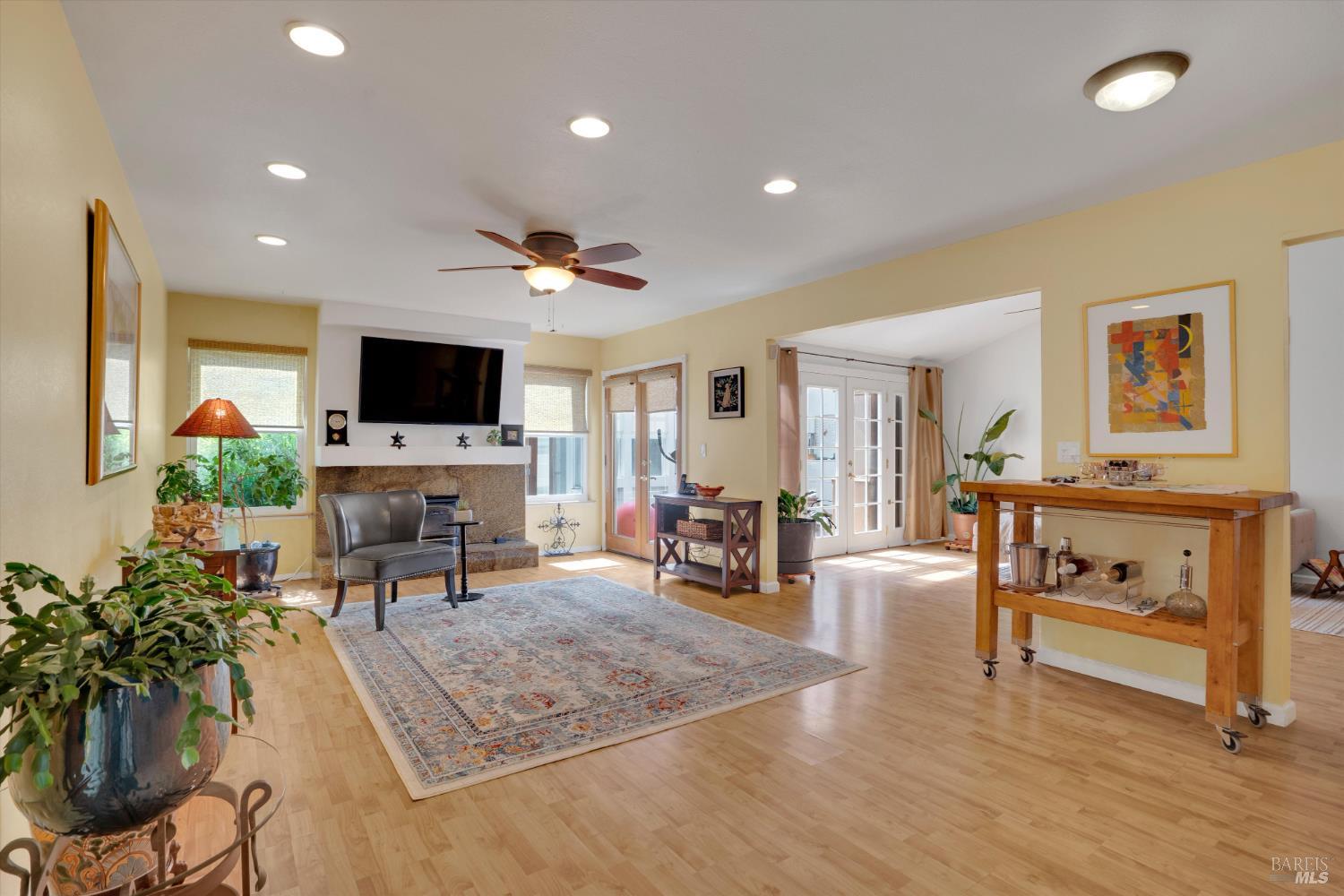 Detail Gallery Image 8 of 46 For 636 Meadows Ct, Fairfield,  CA 94534 - 4 Beds | 3 Baths