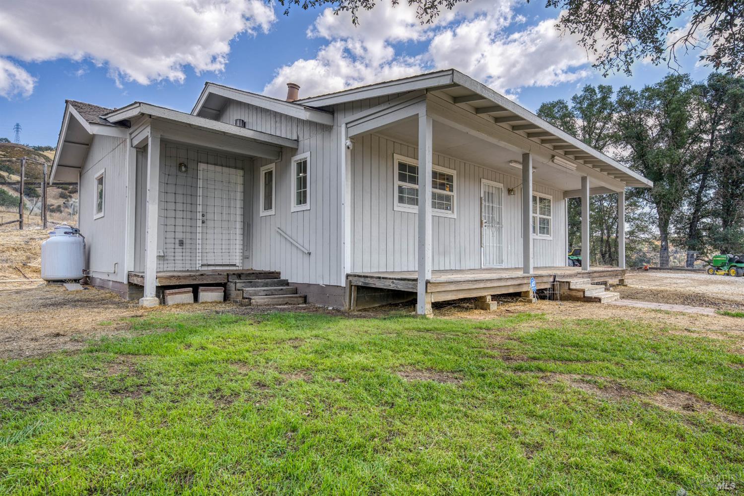 Detail Gallery Image 2 of 42 For 21710 E Highway 20 Hwy, Clearlake Oaks,  CA 95423 - 2 Beds | 1 Baths