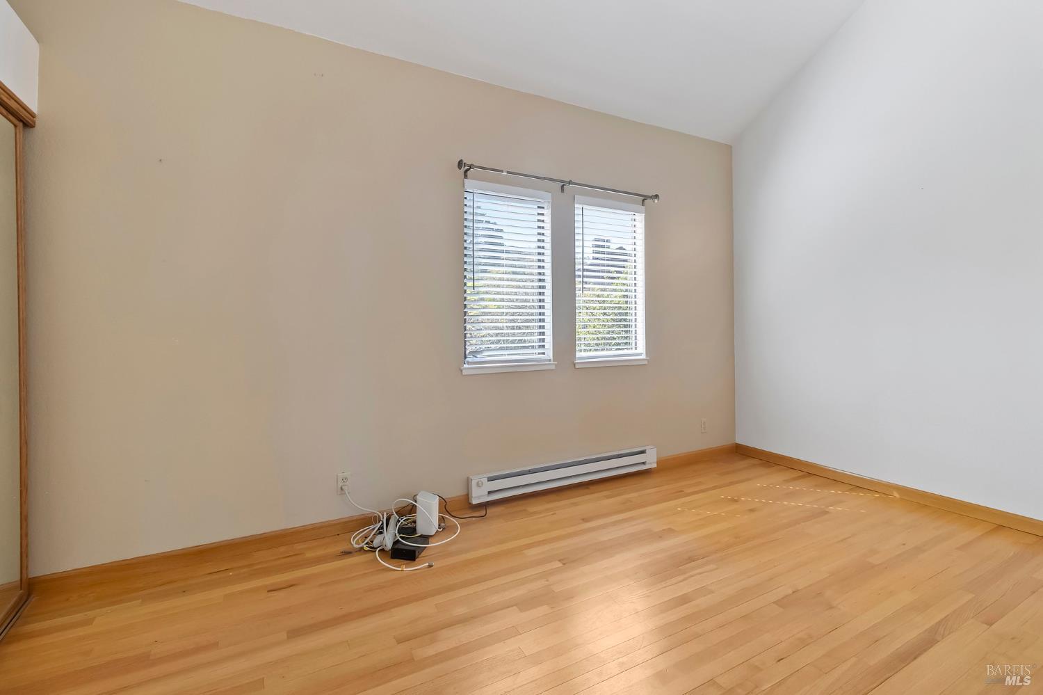 Detail Gallery Image 40 of 47 For 12 Ridgeview Ct, Sausalito,  CA 94965 - 2 Beds | 2/1 Baths
