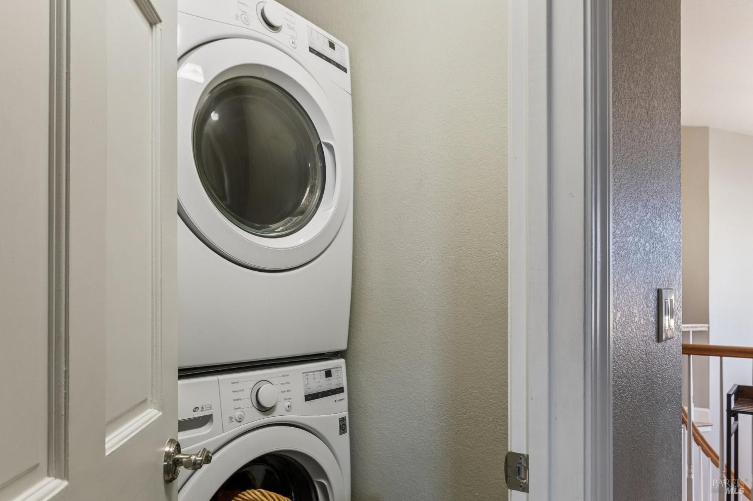 Detail Gallery Image 51 of 76 For 16 Fontana Ct, Novato,  CA 94945 - 5 Beds | 3/1 Baths